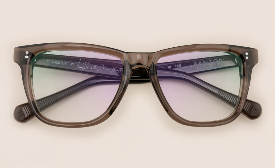 Transparent Mauve wayfarer style spectacles
