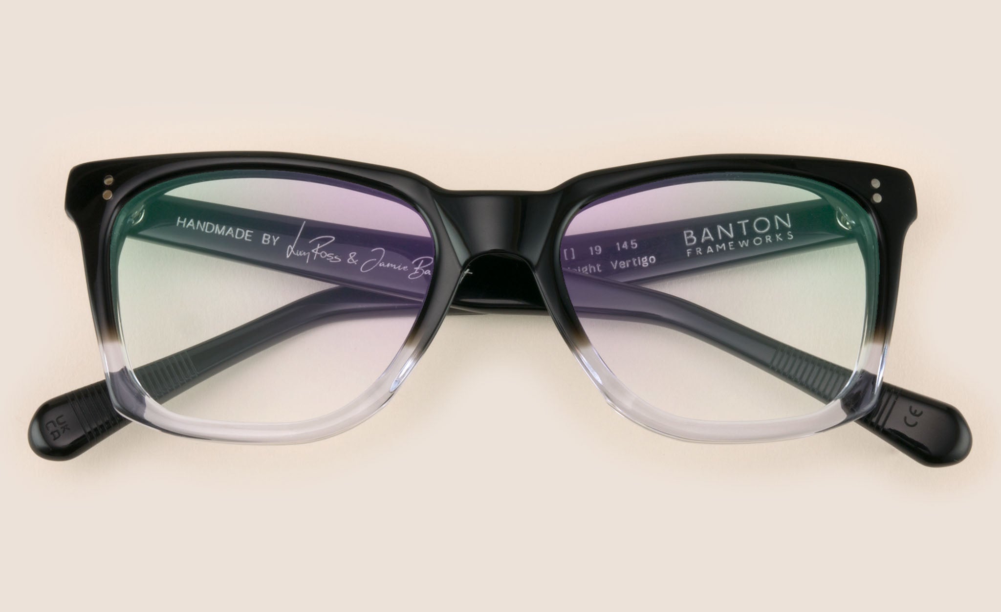 Front view of gradient two tone rectangular shape eyeglasses